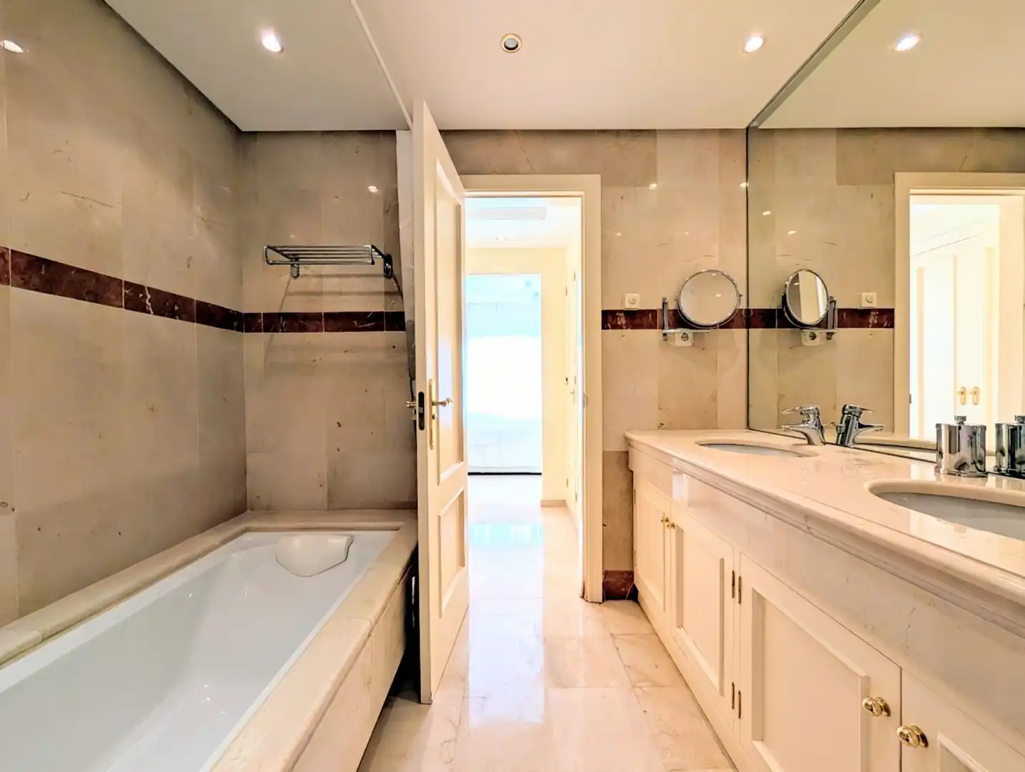Baño de Ático en venta en Estepona con Aire acondicionado, Calefacción y Terraza