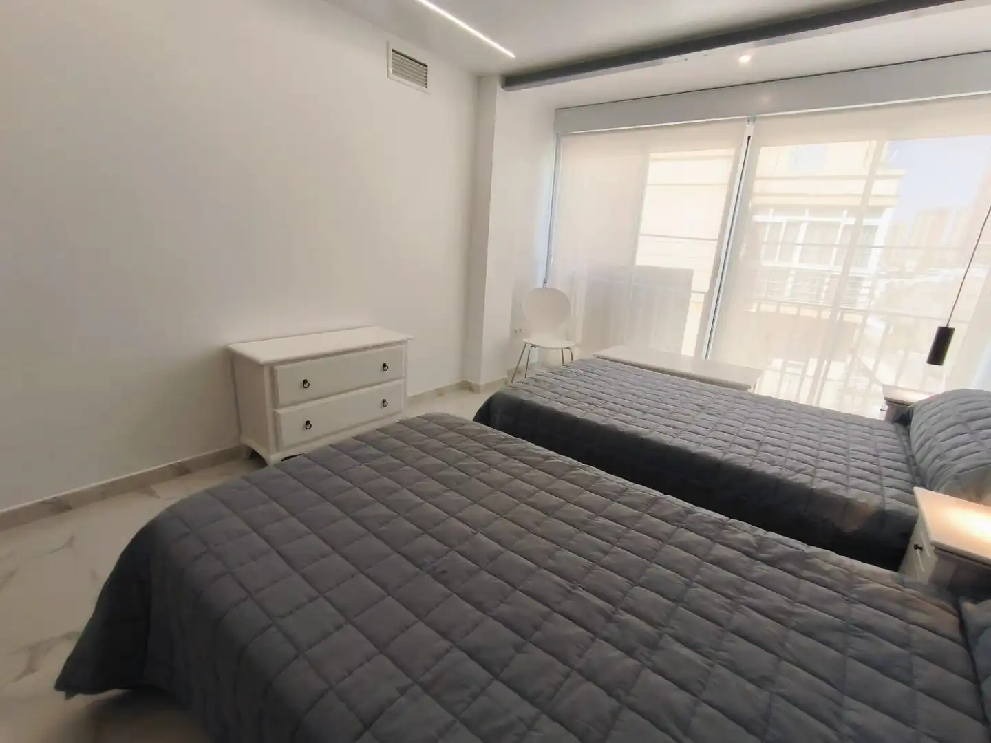 Bedroom of Flat for sale in Benidorm  with Air Conditioner, Heating and Furnished