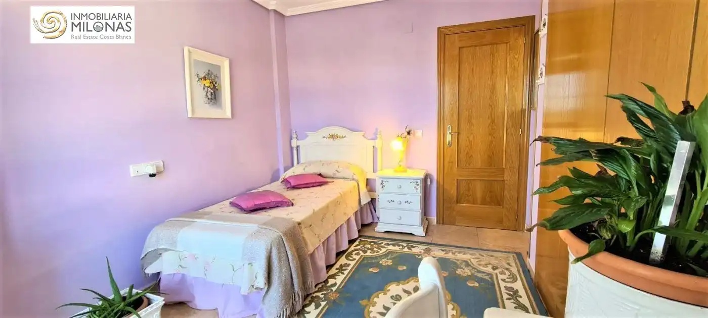 Dormitori de Casa o xalet en venda en L'Alfàs del Pi amb Aire condicionat, Calefacció i Jardí privat