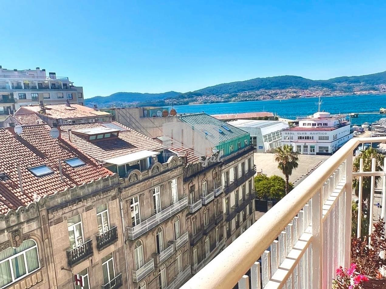 Exterior view of Flat for sale in Vigo   with Balcony