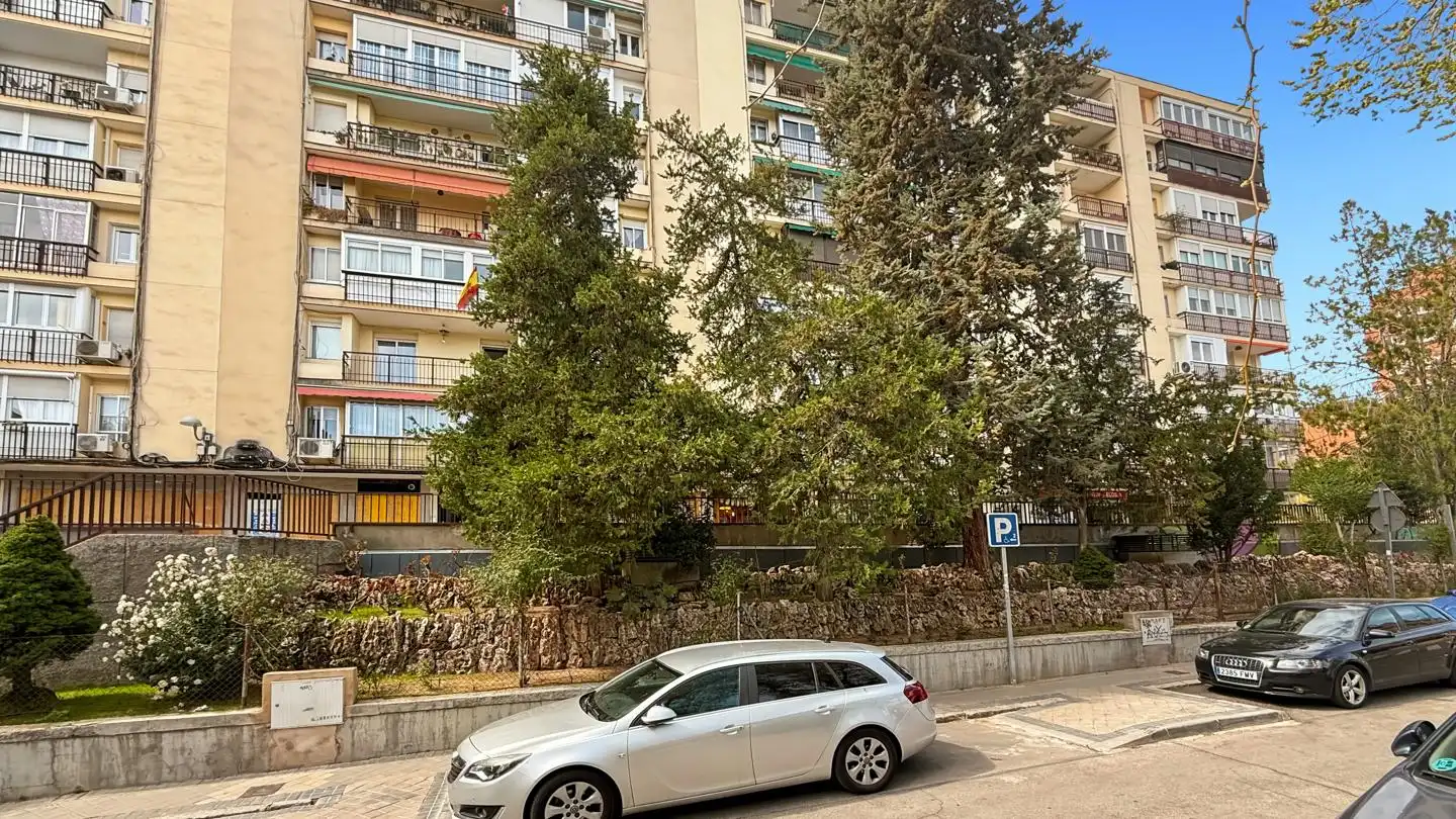 Außenansicht von Geschaftsraum zum Verkauf in Madrid