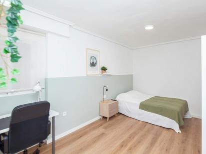 Bedroom of Flat to share in  Valencia Capital  with Furnished, Washing machine and TV