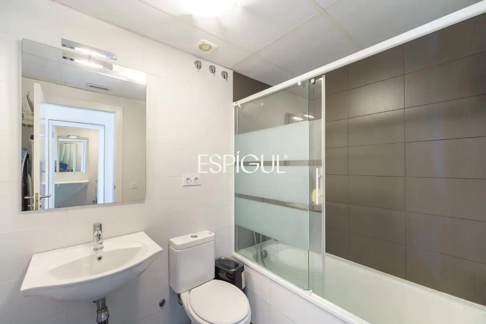 Bathroom of Flat for sale in Sant Andreu de Llavaneres  with Air Conditioner, Heating and Parquet flooring