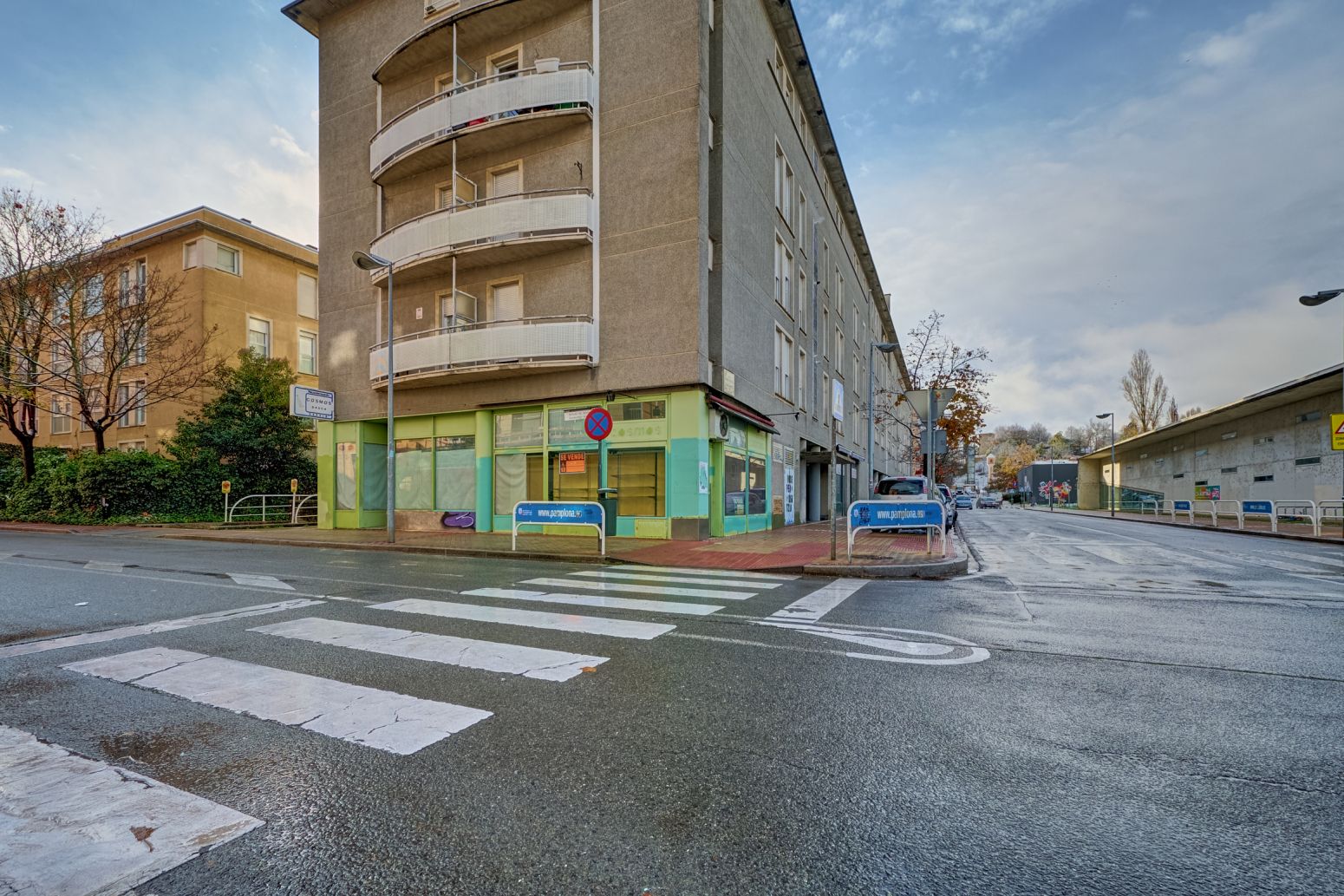 Außenansicht von Geschaftsraum zum Verkauf in  Pamplona / Iruña