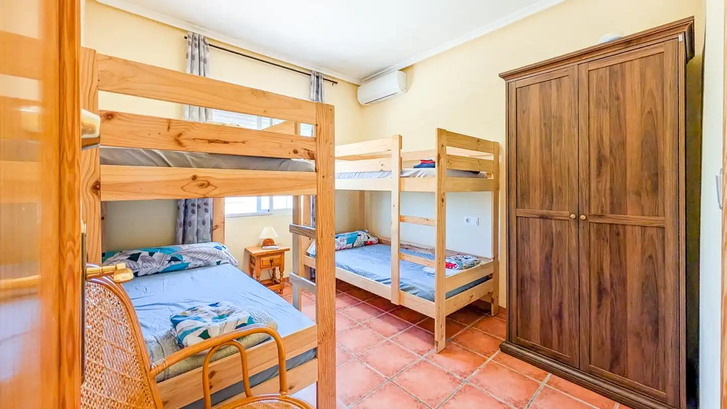 Dormitori de Casa o xalet en venda en Elche / Elx amb Aire condicionat, Jardí privat i Terrassa