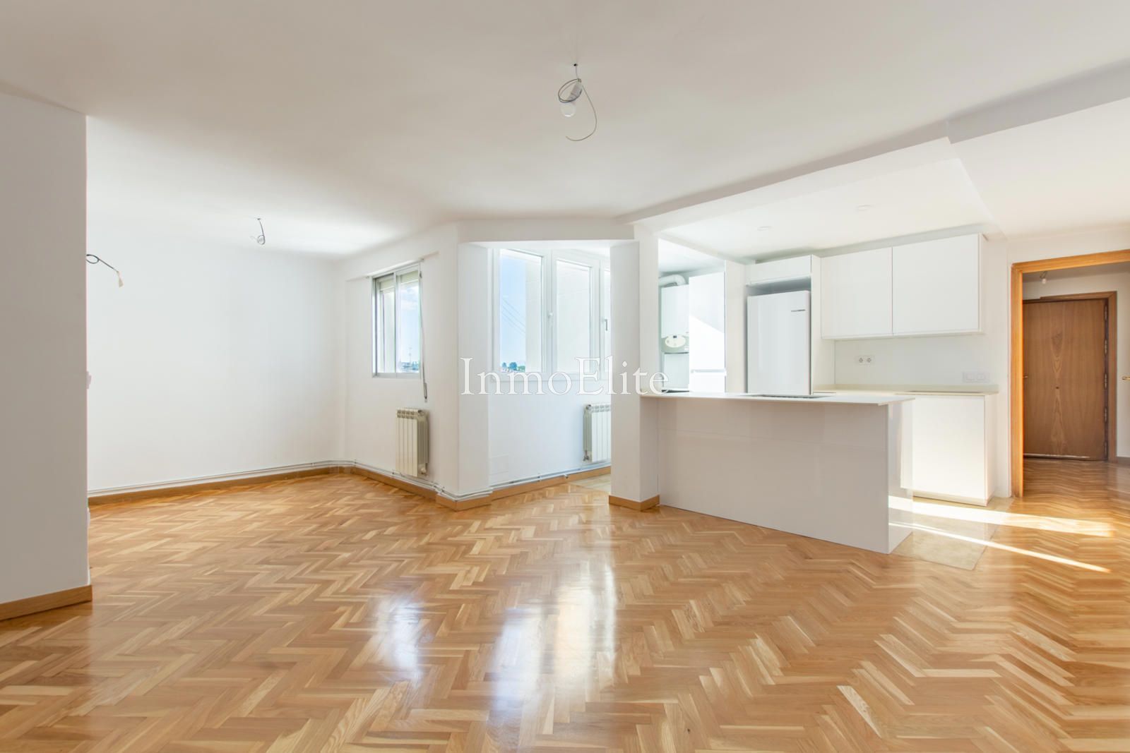 Sala d'estar de Pis en venda en  Madrid Capital amb Calefacció, Parquet i Traster