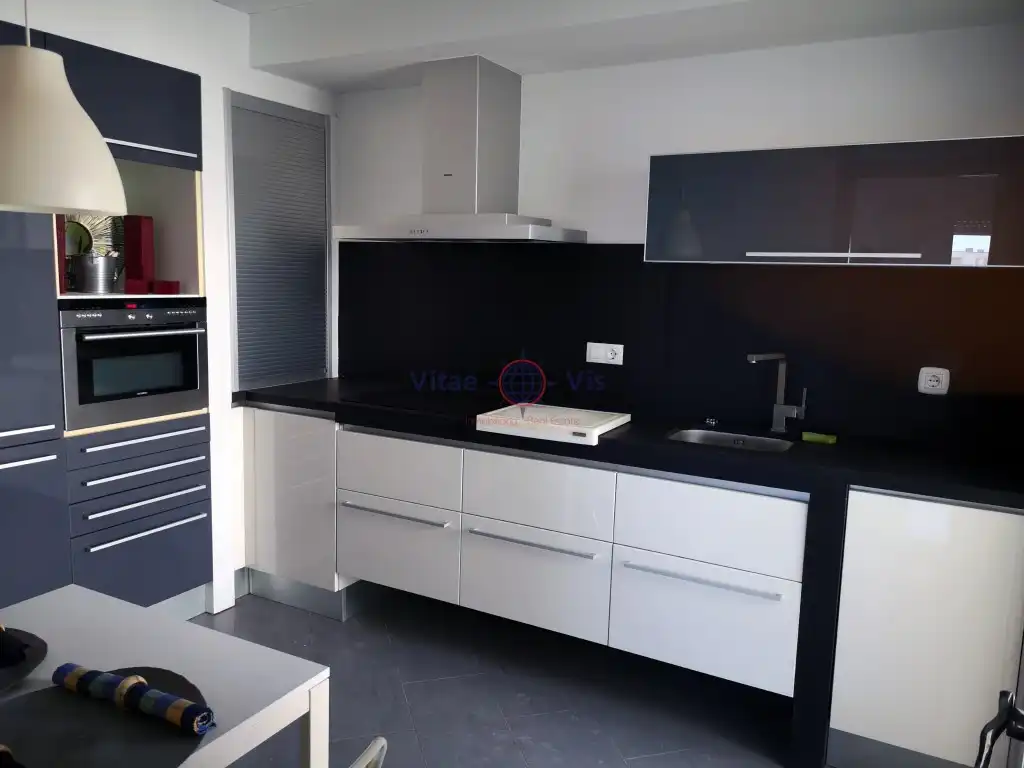 Penthouse with lift for sale in Calle Ortega Melgares