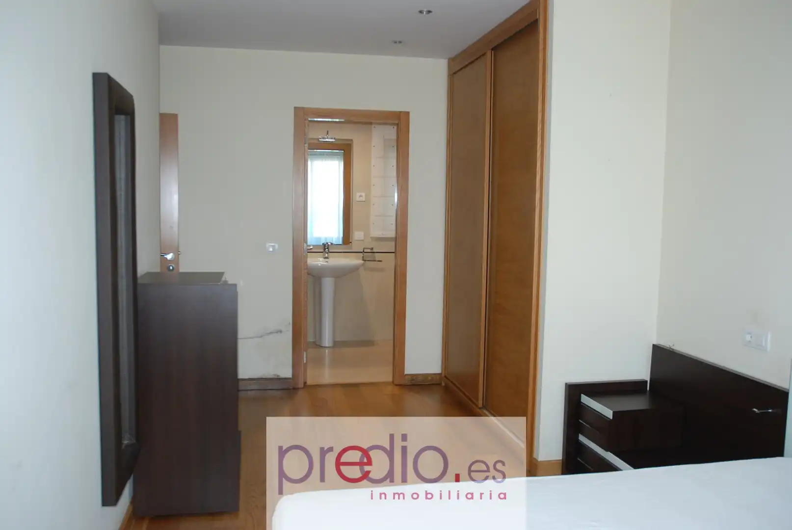 Dormitori de Apartament en venda en Lugo amb Calefacció, Parquet i Terrassa