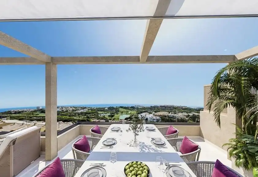Terrassa de Apartament en venda en Benalmádena amb Aire condicionat, Calefacció i Jardí privat