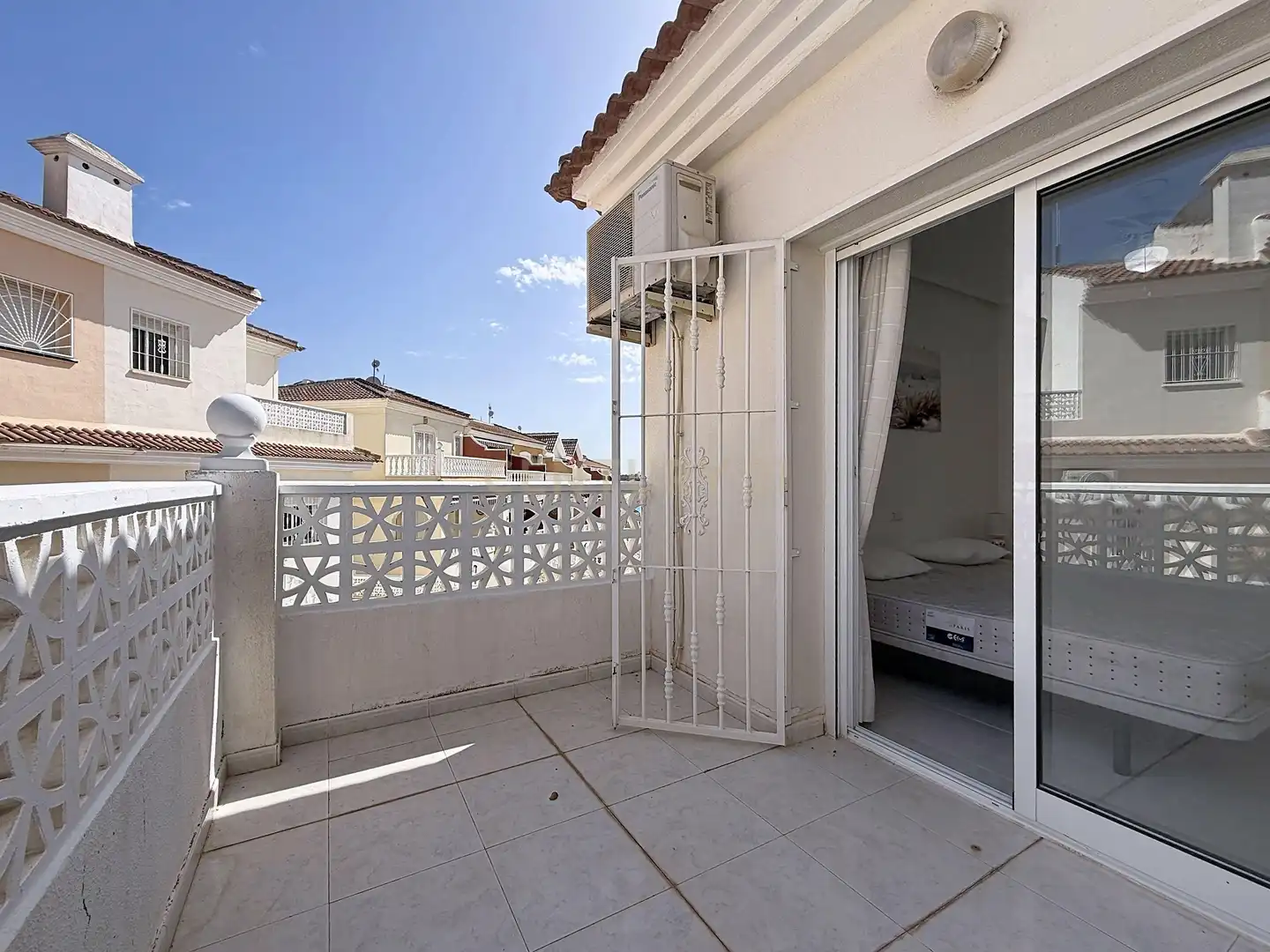 Terrassa de Casa adosada en venda en Benijófar amb Aire condicionat i Piscina comunitària