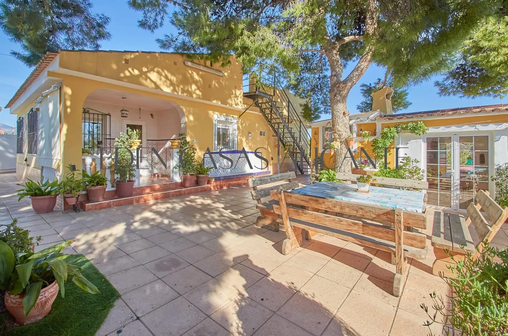 Jardí de Casa o xalet en venda en Alicante / Alacant amb Aire condicionat, Jardí privat i Terrassa