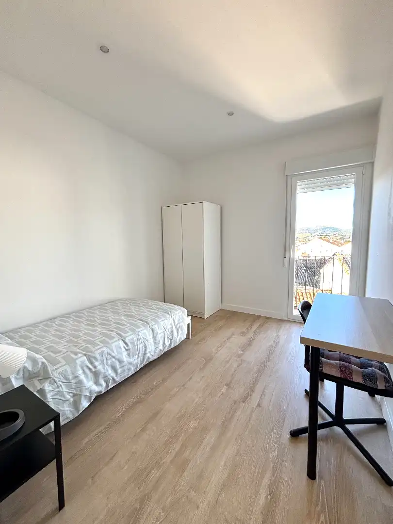 Habitación de Piso de alquiler en Plasencia con Aire acondicionado, Calefacción y Parquet