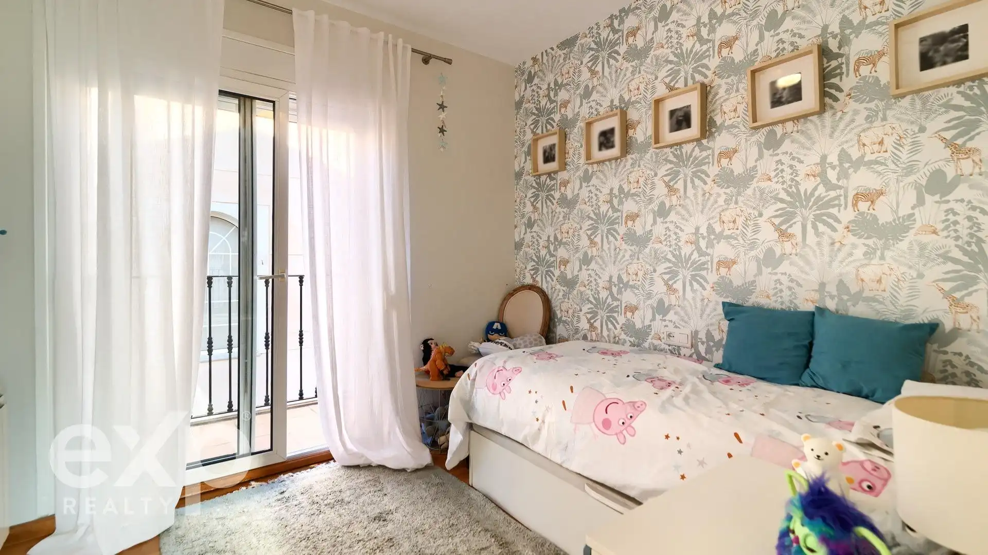 Habitación de Casa o chalet en venta en Godella con Aire acondicionado, Calefacción y Jardín privado