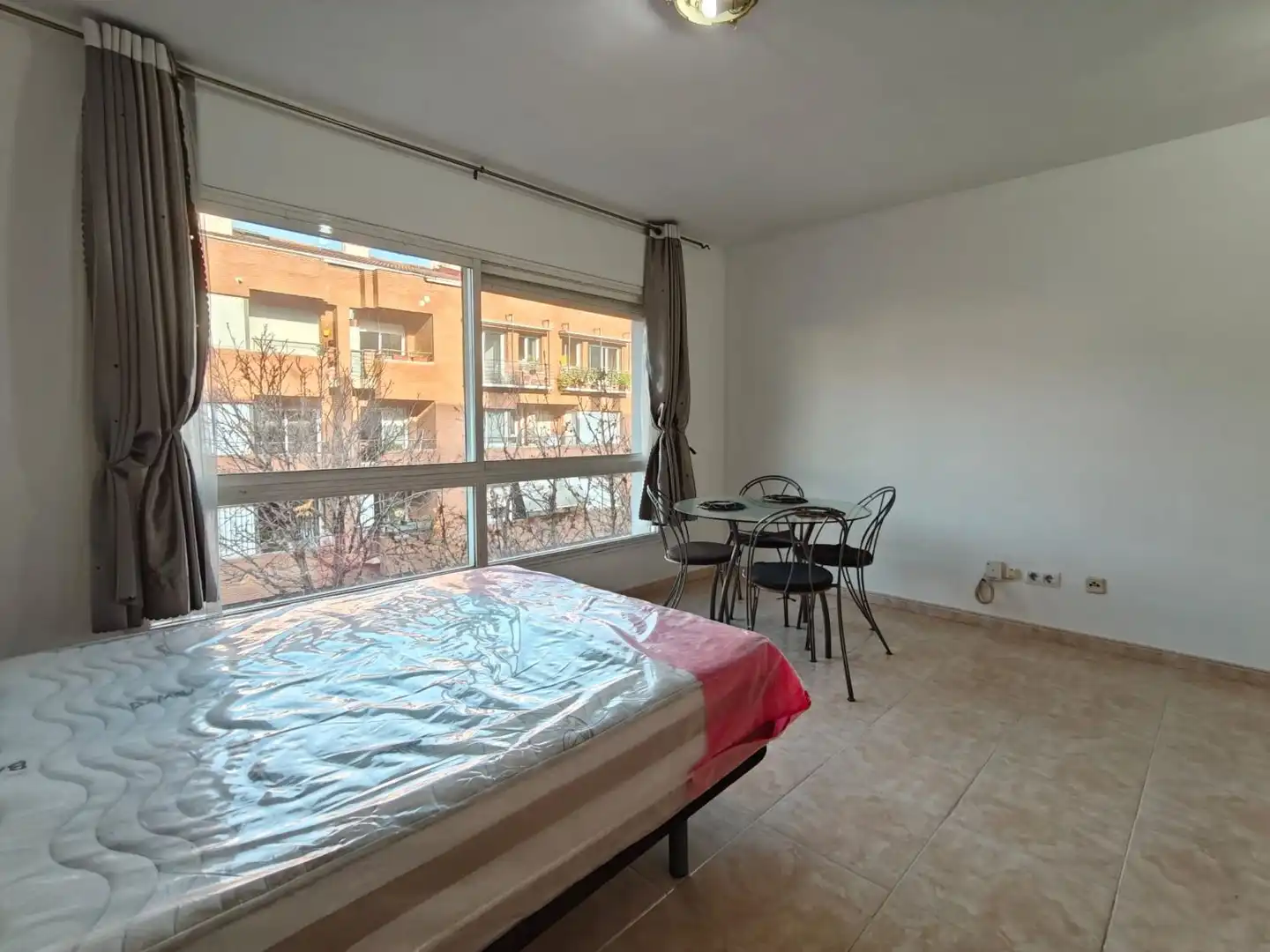 Habitación de Piso en venta en Girona con Calefacción