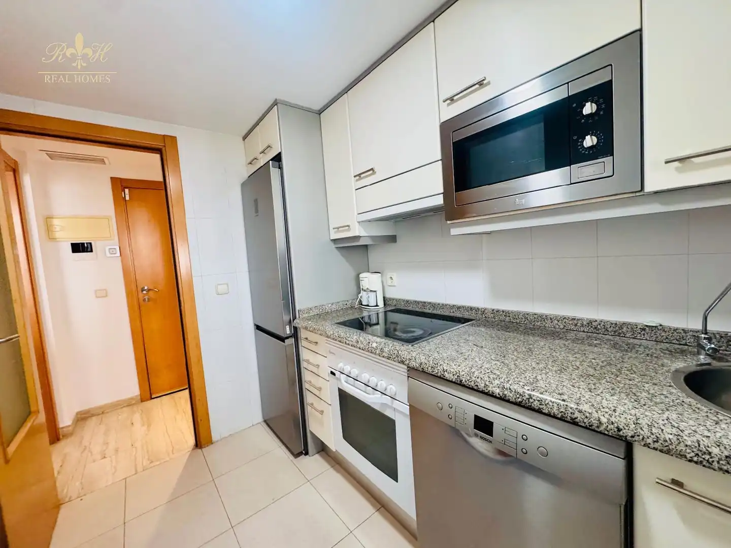 Küche von Wohnung zur Miete in Benidorm mit Klimaanlage, Heizung und Schwimmbad