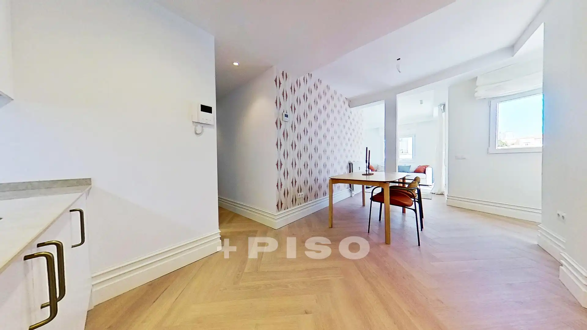 Esszimmer von Dachboden zum Verkauf in Madrid mit Klimaanlage, Terrasse und Möbliert
