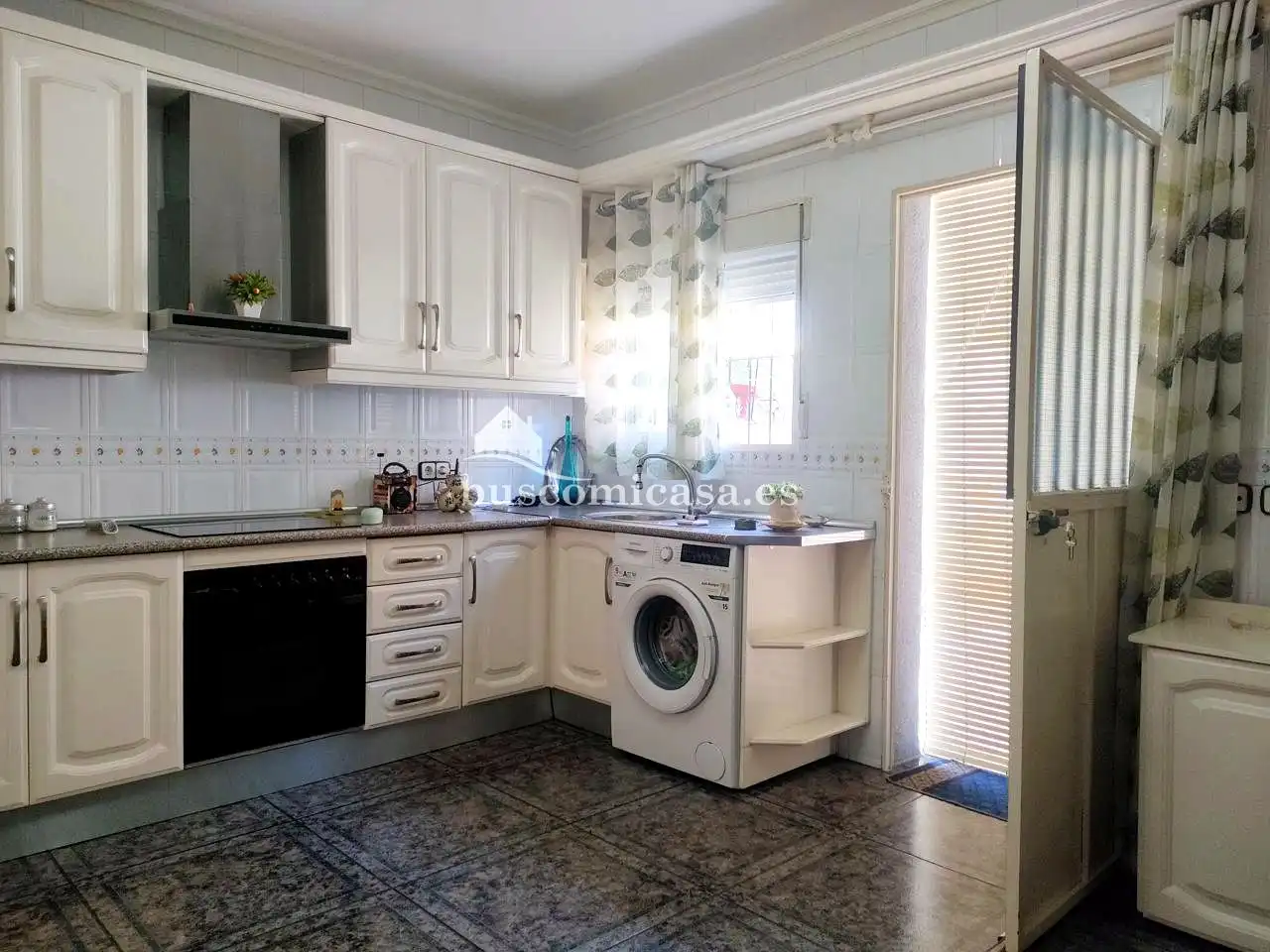 Cuina de Casa o xalet en venda en Mengíbar amb Aire condicionat i Terrassa