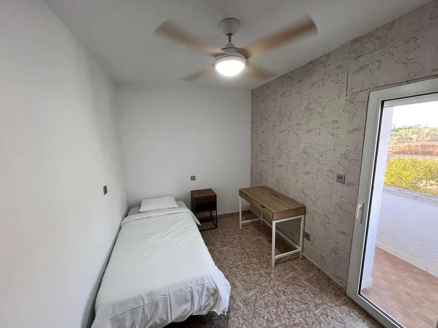 Dormitori de Casa o xalet de lloguer en Madrid amb Aire condicionat, Moblat i Internet