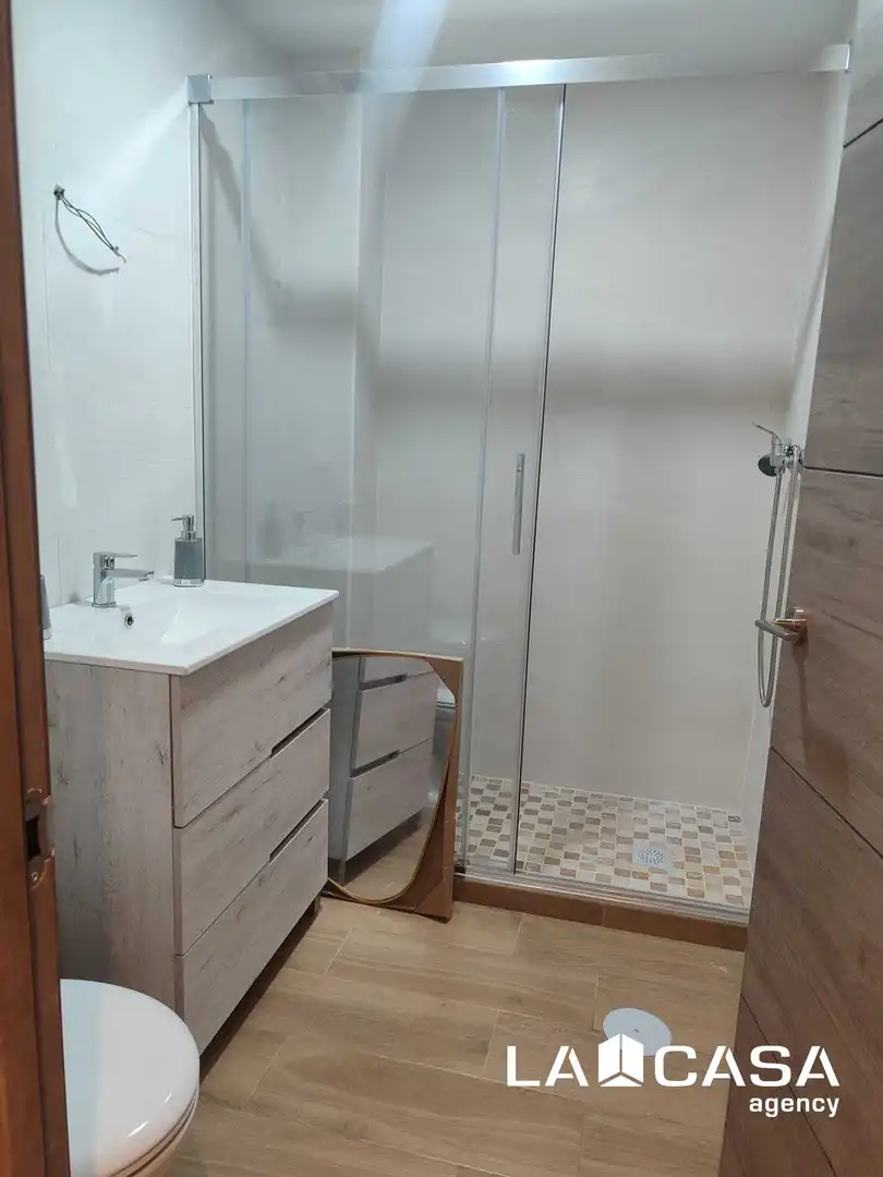 Bany de Pis en venda en Sevilla amb Aire condicionat i Calefacció