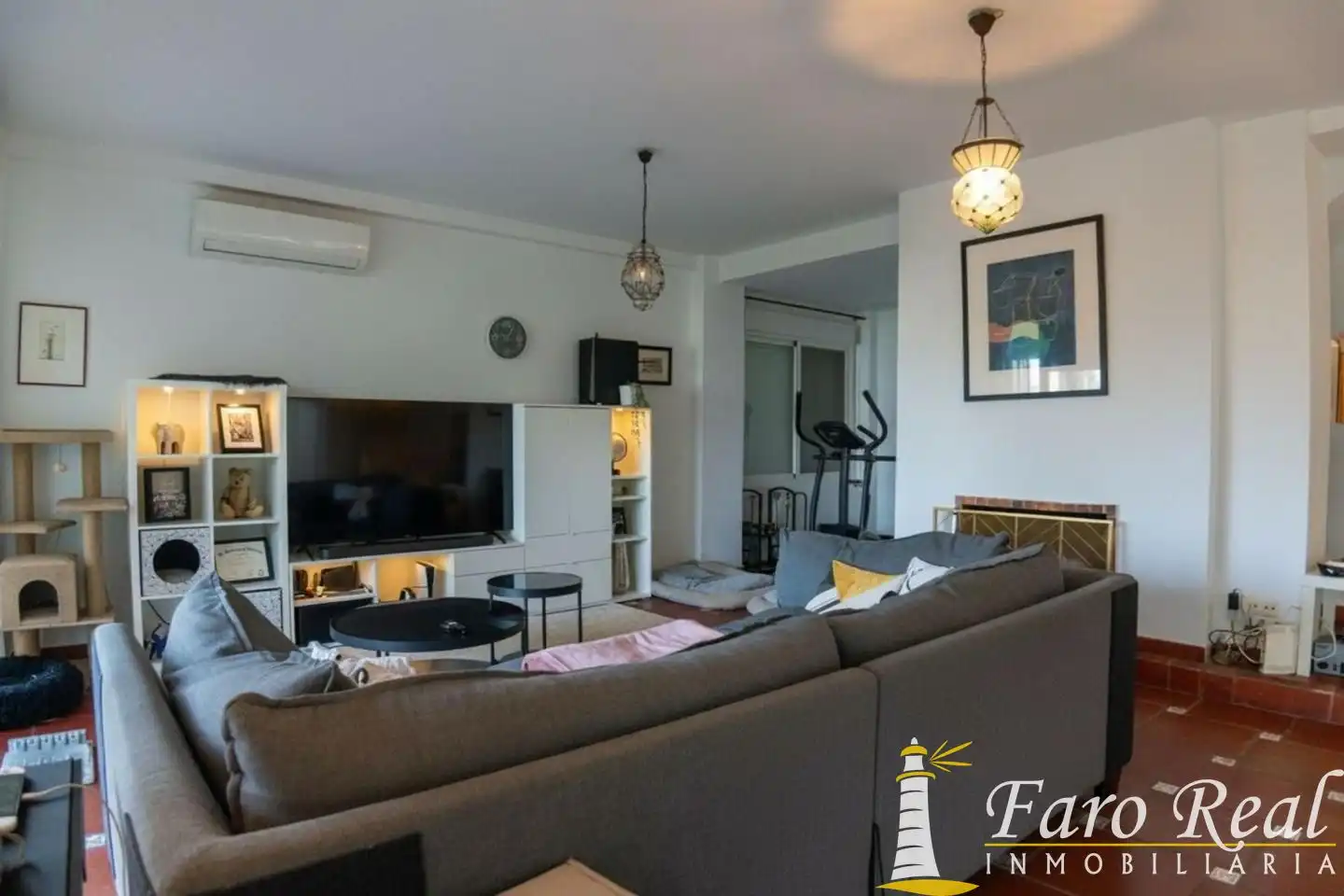 Sala d'estar de Casa o xalet en venda en Sanlúcar de Barrameda amb Aire condicionat, Jardí privat i Terrassa