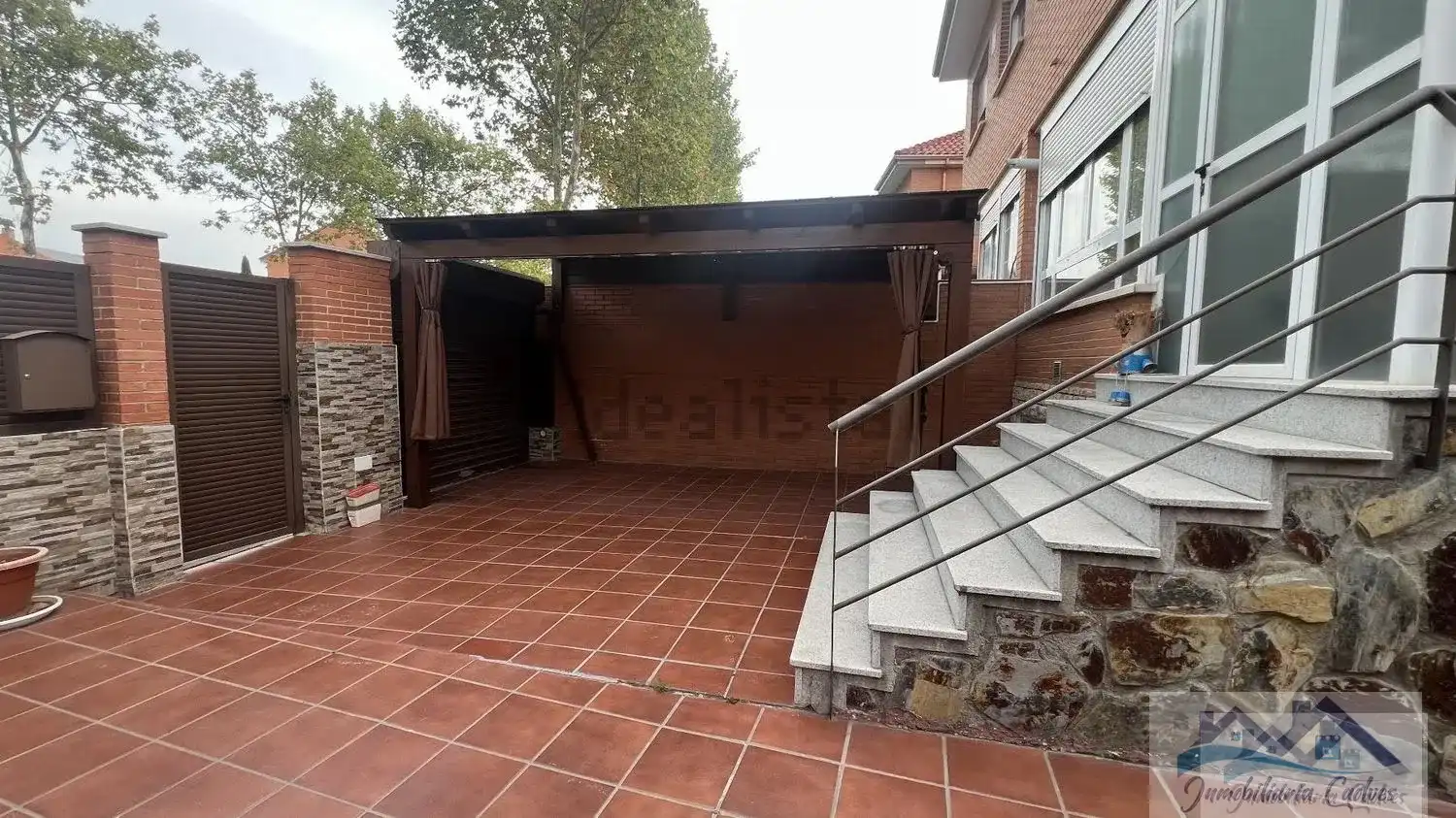 Aparcament de Casa adosada en venda en Boadilla del Monte amb Aire condicionat, Calefacció i Parquet