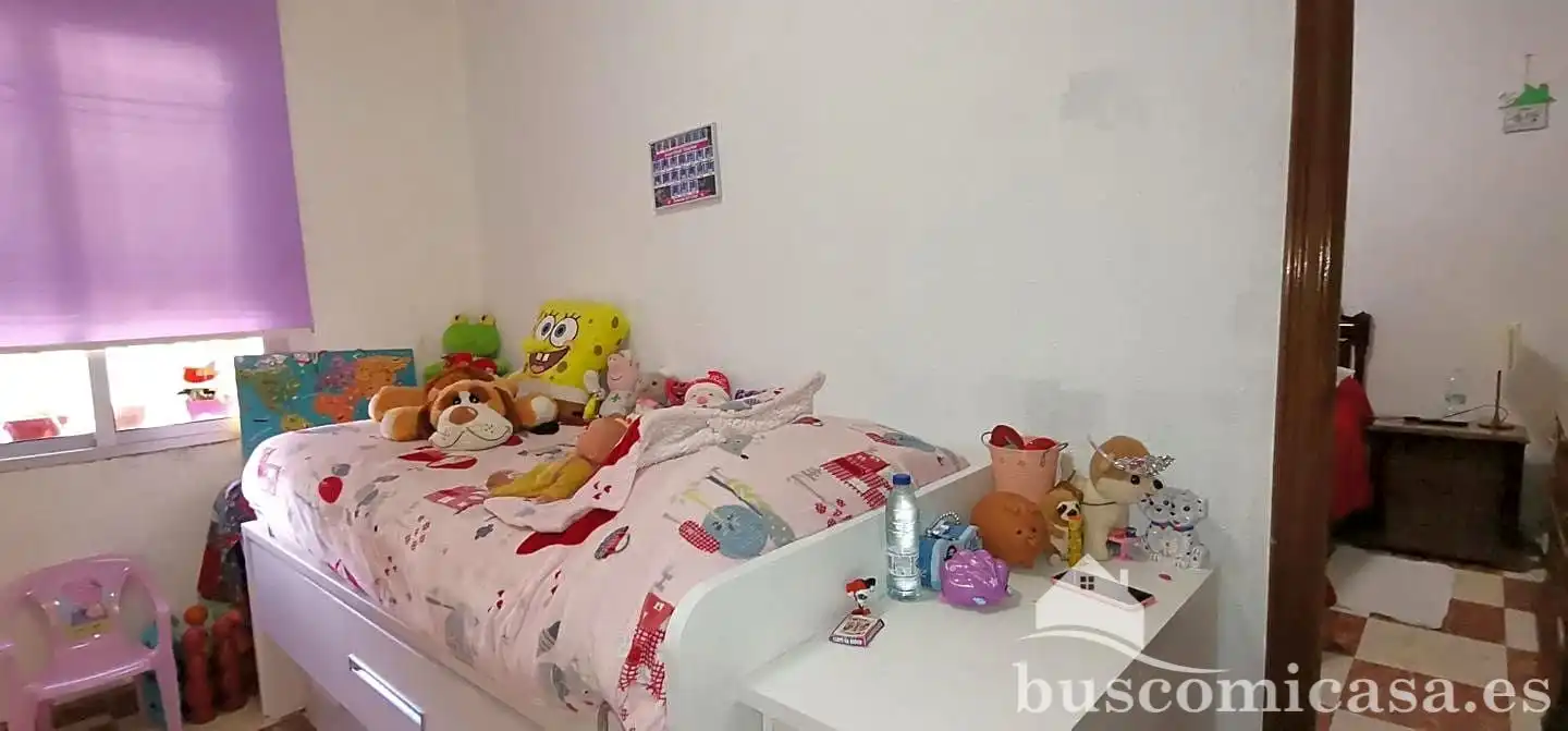 Dormitori de Casa o xalet en venda en Linares amb Aire condicionat, Terrassa i Traster