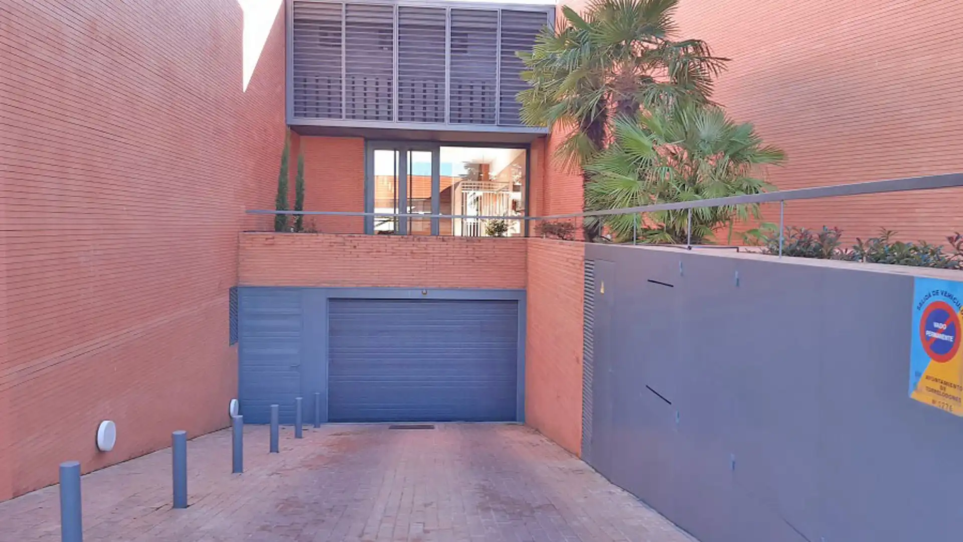 Vista exterior de Casa adosada de alquiler en Torrelodones con Aire acondicionado, Calefacción y Jardín privado