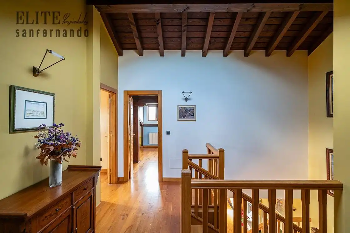 Casa o xalet en venda en Santillana del Mar amb Calefacció, Jardí privat i Piscina