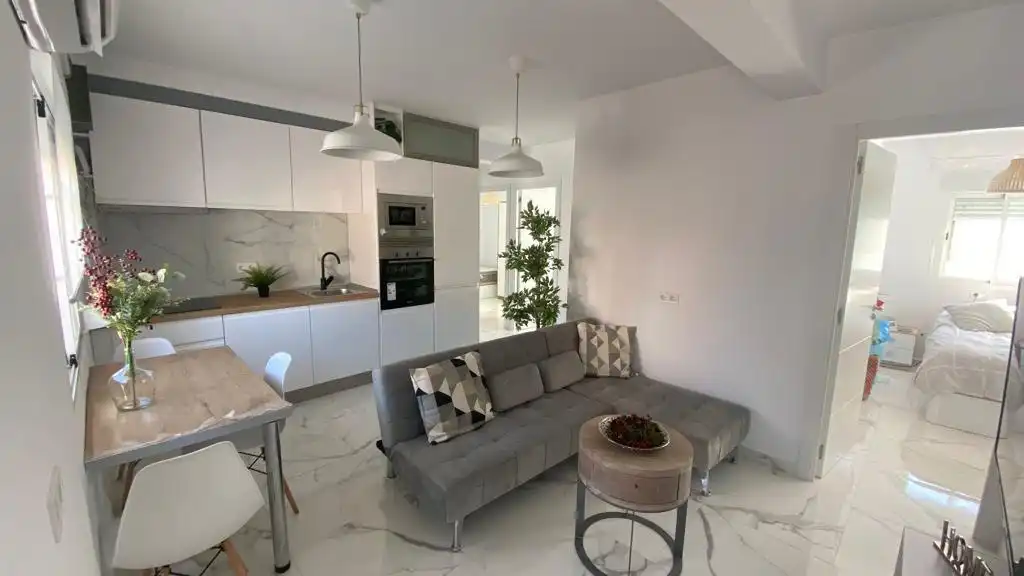 Habitació a Calle SEGRE, El Plantinar – Avda. La Paz - El Juncal
