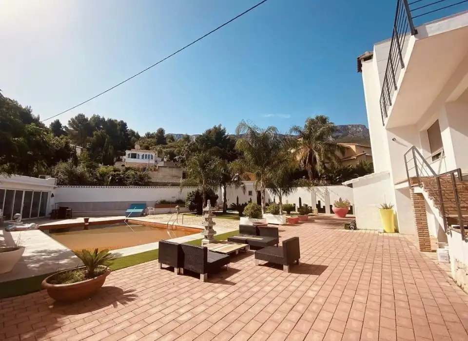 Villa con piscina in vendita a El Montgó, imagen 2