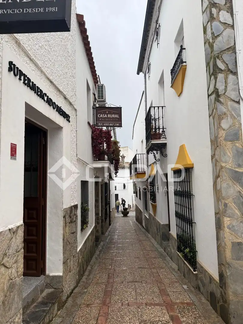 Vista exterior de Piso en venta en El Bosque con Aire acondicionado, Amueblado y Alarma