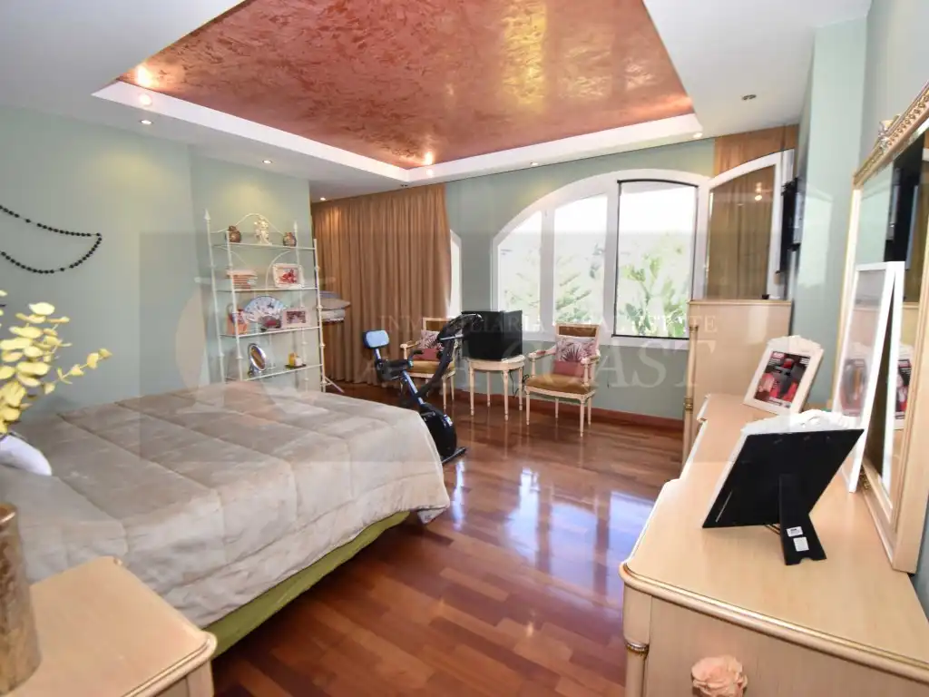 Dormitori de Casa o xalet en venda en Mijas amb Aire condicionat, Jardí privat i Terrassa