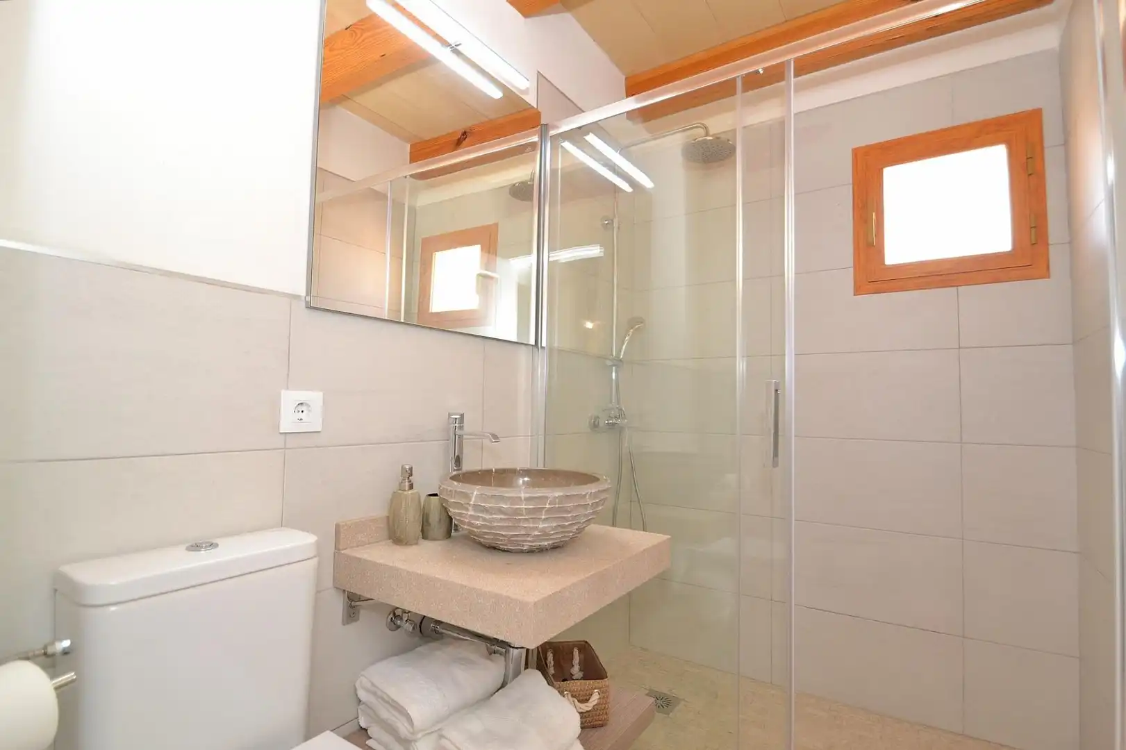 Bathroom of Country homes for rent in Llubí  with Private garden, Terrace and Swimming Pool