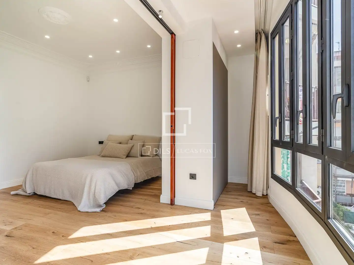 Dormitori de Pis en venda en Barcelona amb Aire condicionat, Parquet i Balcó