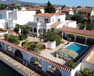 Exterior view of House or chalet for sale in Empuriabrava  with Heating, Terrace and Swimming Pool