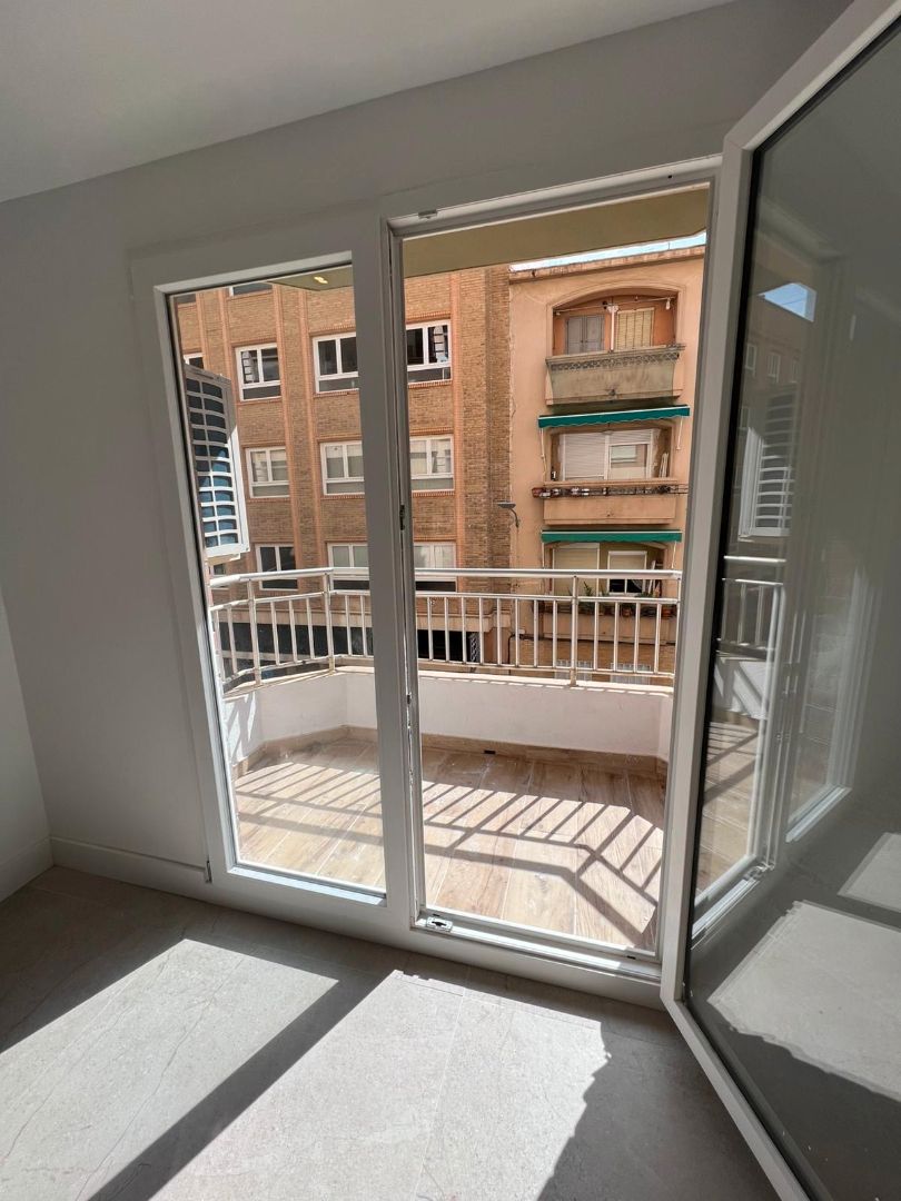 Habitación de Piso en venta en Alicante / Alacant con Aire acondicionado, Calefacción y Terraza