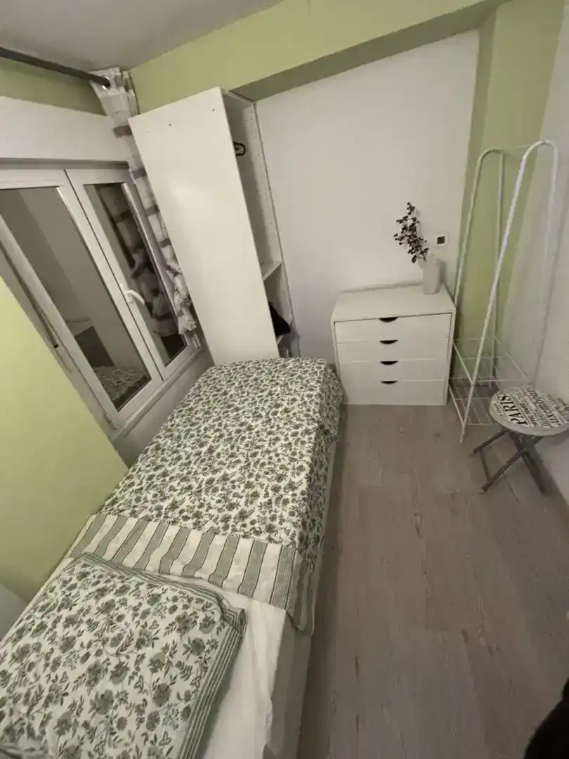 Bedroom of Flat for rent in  Madrid Capital