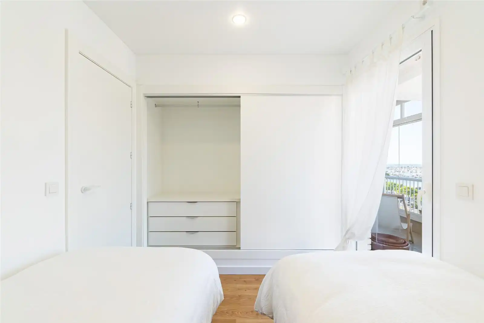 Habitación de Apartamento de alquiler en Torrevieja con Aire acondicionado, Calefacción y Terraza