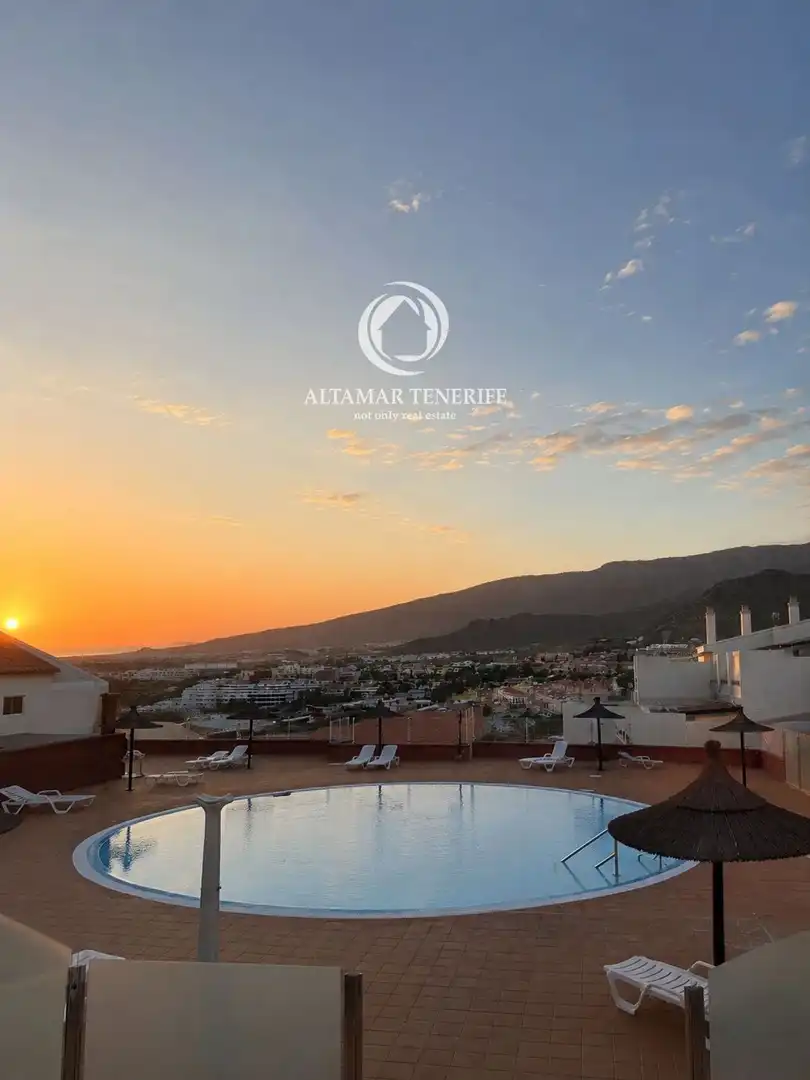 Terraza de Apartamento en venta en Adeje con Piscina, Amueblado y Piscina comunitaria