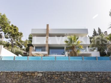 Casa amb balcó en venda a Bellamar