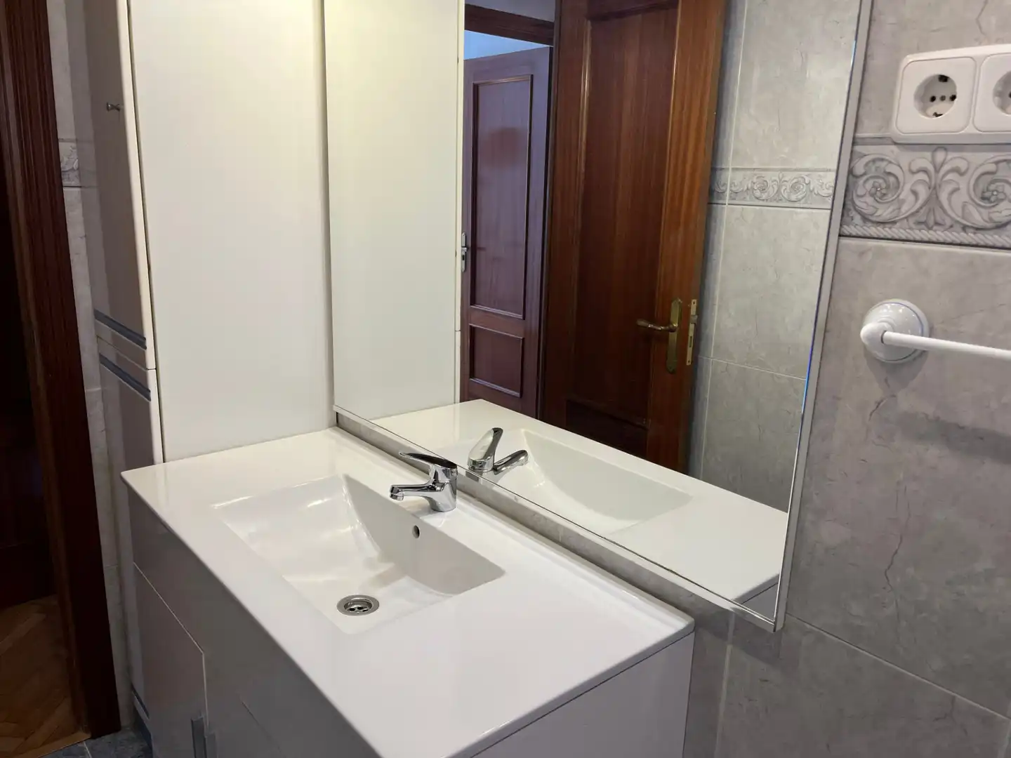 Bany de Pis de lloguer en Madrid amb Aire condicionat, Calefacció i Microones