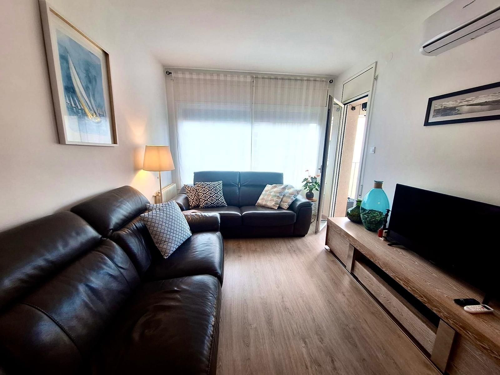 Living room of Flat for sale in Sabadell  with Air Conditioner, Heating and Parquet flooring