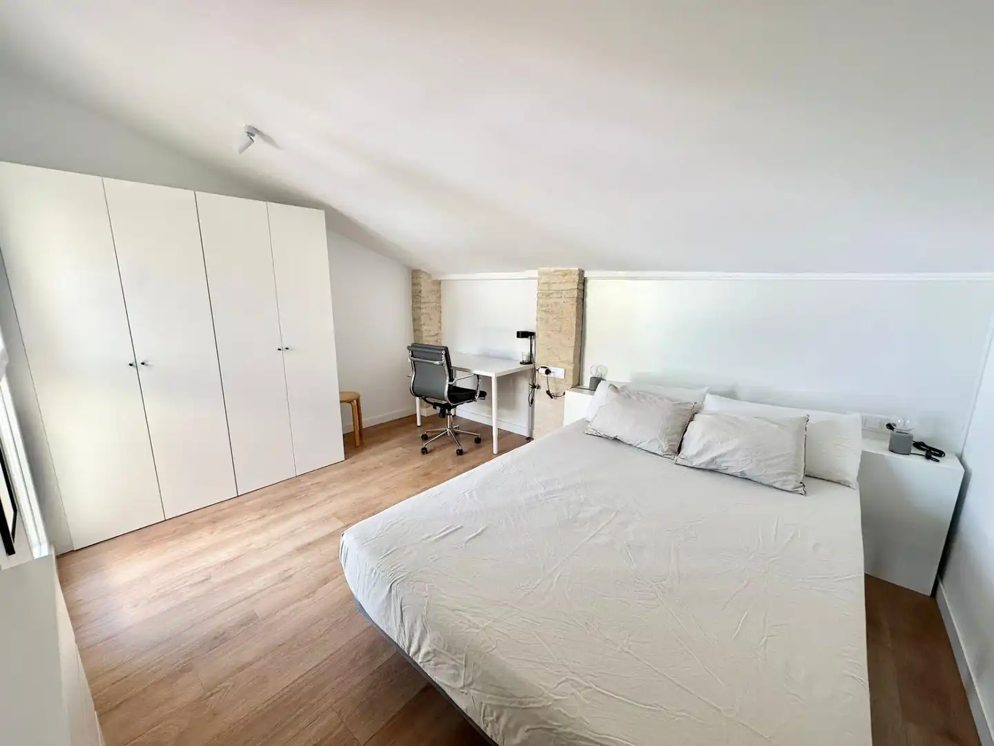 Bedroom of Attic for rent in Valencia  with Air Conditioner, Heating and Parquet flooring