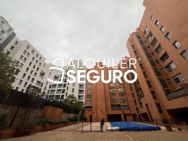 Piso en Alquiler en  Antonio Gades en Ensanche de Vallecas - La Gavia