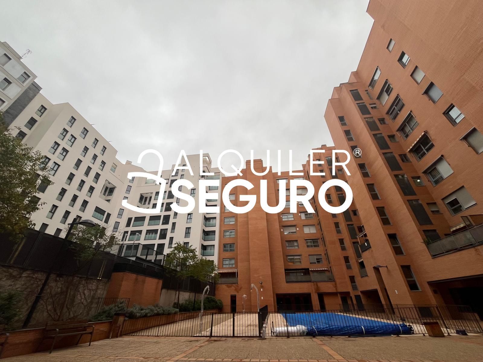 Vista exterior de Pis de lloguer en  Madrid Capital amb Aire condicionat, Calefacció i Terrassa