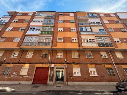 Exterior view of Flat for sale in Valladolid Capital  with Balcony