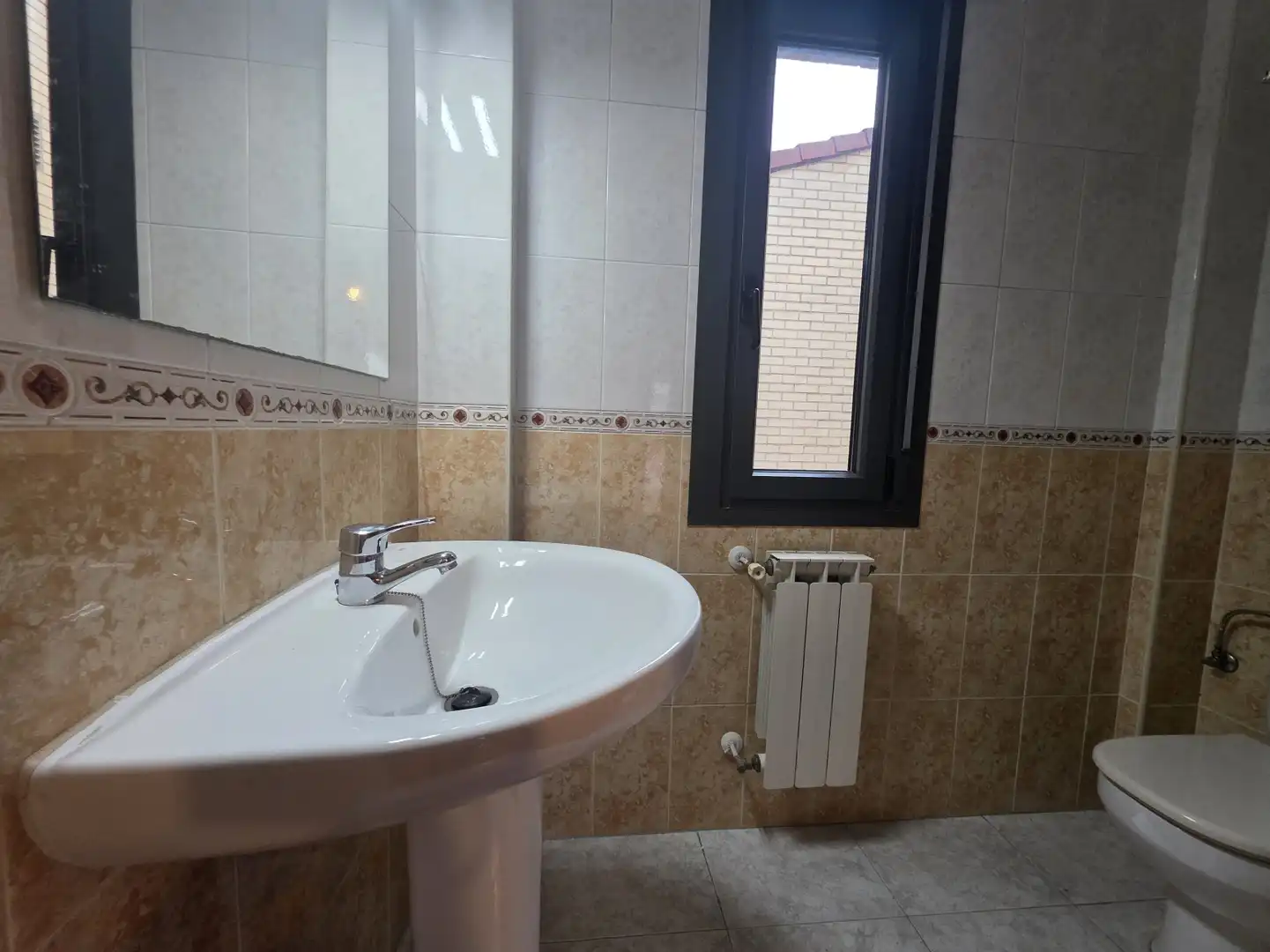 Baño de Ático de alquiler en La Pola Siero