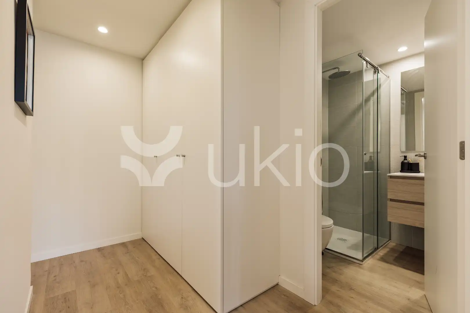 Dormitori de Apartament de lloguer en Barcelona amb Aire condicionat, Calefacció i Terrassa
