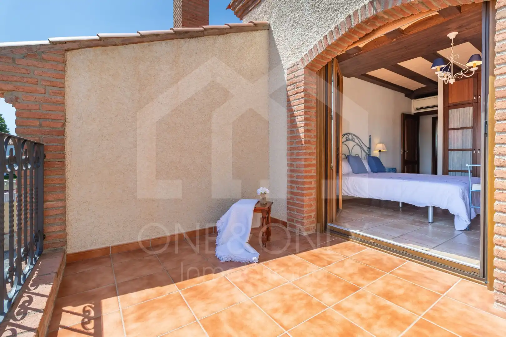 Terrassa de Casa o xalet en venda en Mont-roig del Camp amb Aire condicionat, Calefacció i Jardí privat