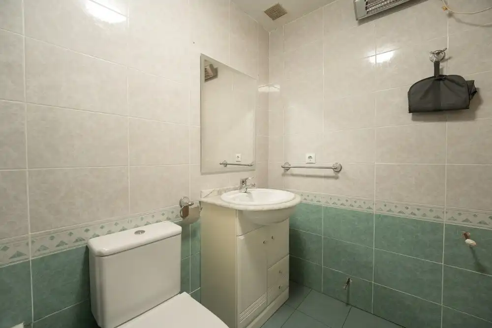 Baño de Casa o chalet en venta en Chiva con Jardín privado, Terraza y Piscina